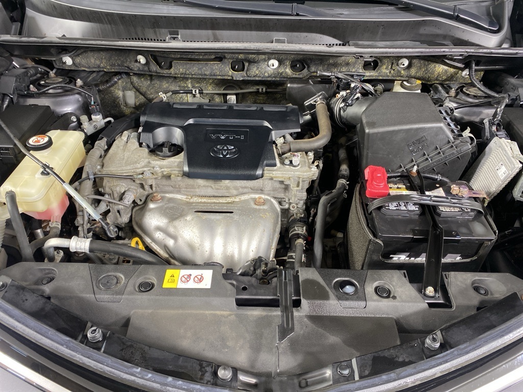2018 Toyota RAV4 LE photo 3