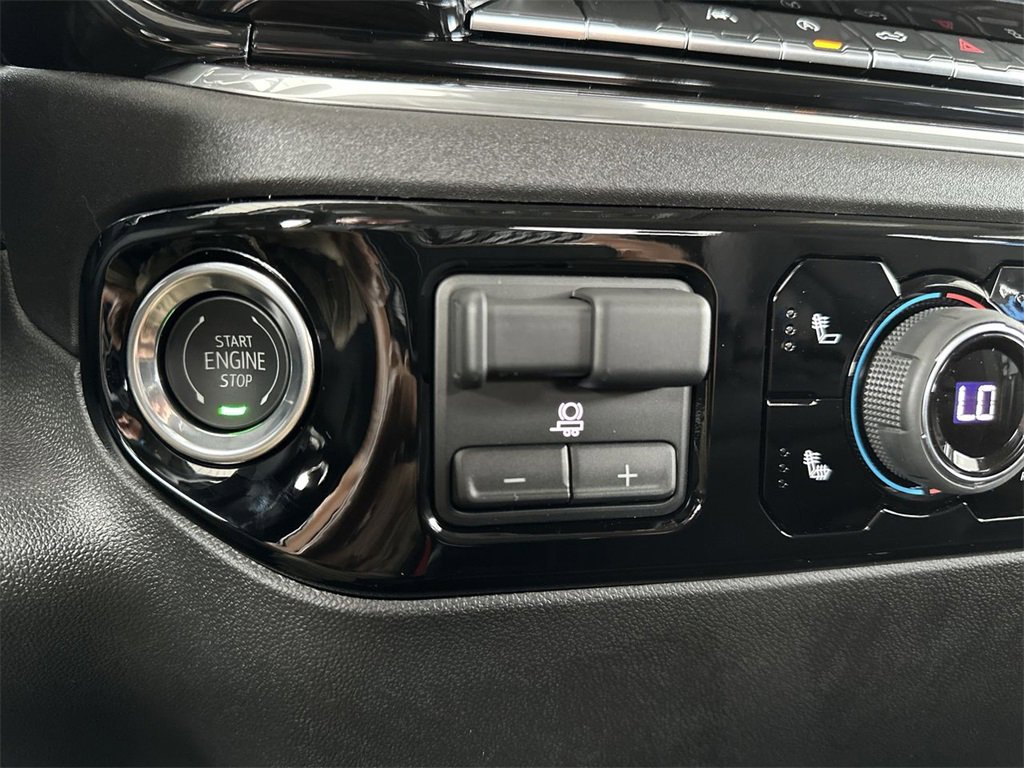 2025 Chevrolet Silverado 1500 LT photo 17
