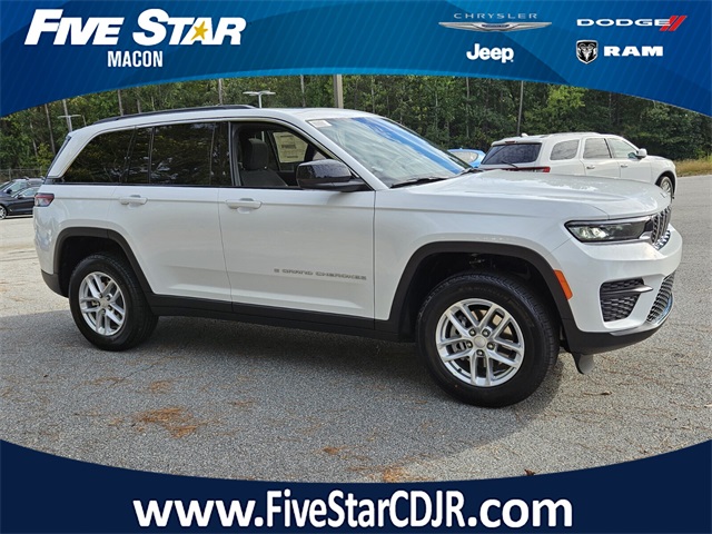 2025 Jeep Grand Cherokee Laredo's photo