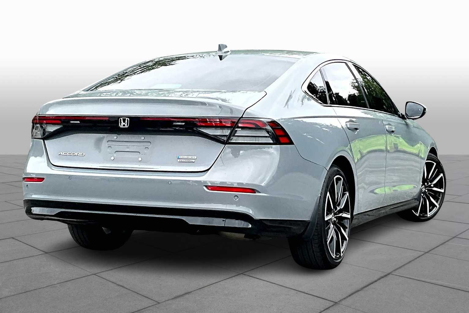 2025 Honda Accord Hybrid Touring photo 12