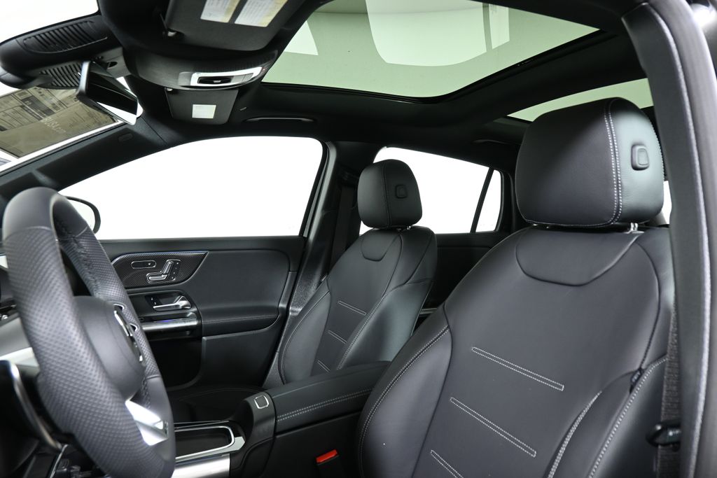 2025 Mercedes Benz GLA AMG 35 4MATIC photo 13