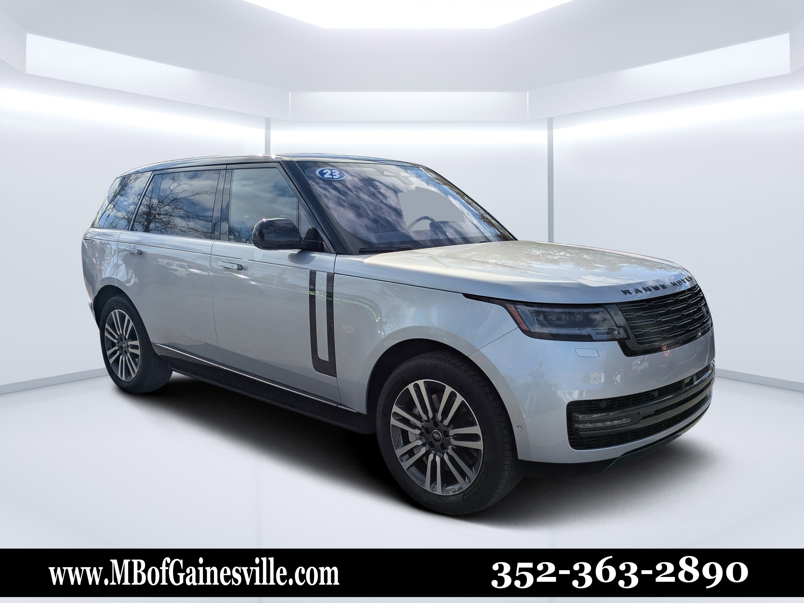 2023 Land Rover Range Rover SE's photo