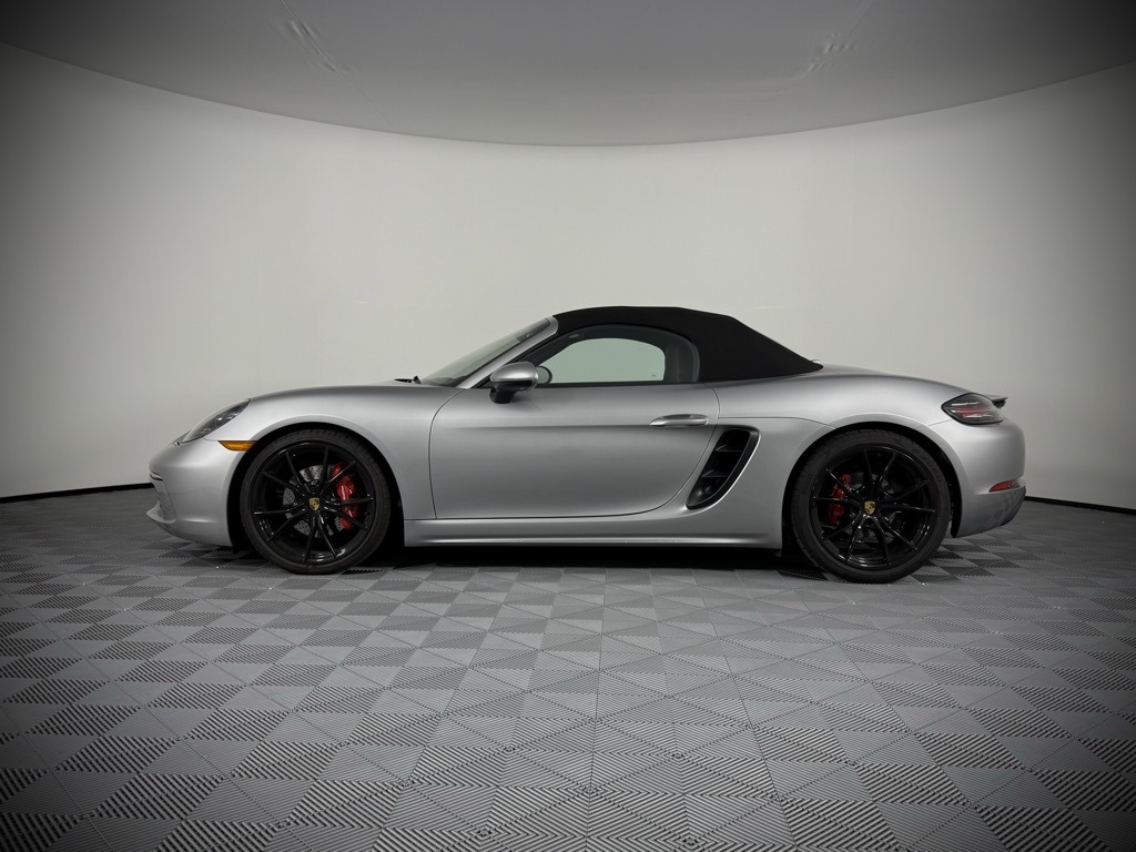 2024 Porsche Boxster S photo 2