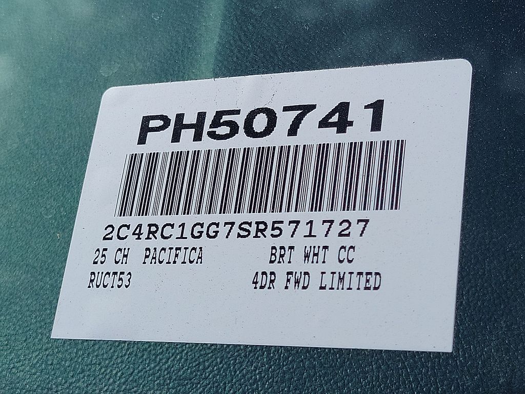 2025 Chrysler Pacifica Limited photo 14