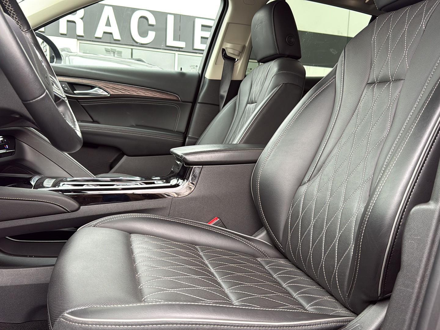 2023 Buick Envision Avenir photo 3