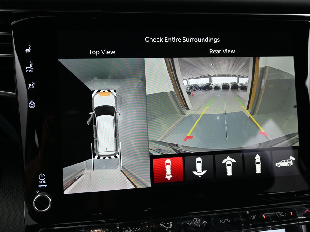 2024 Jeep Grand Wagoneer L Series II's photo