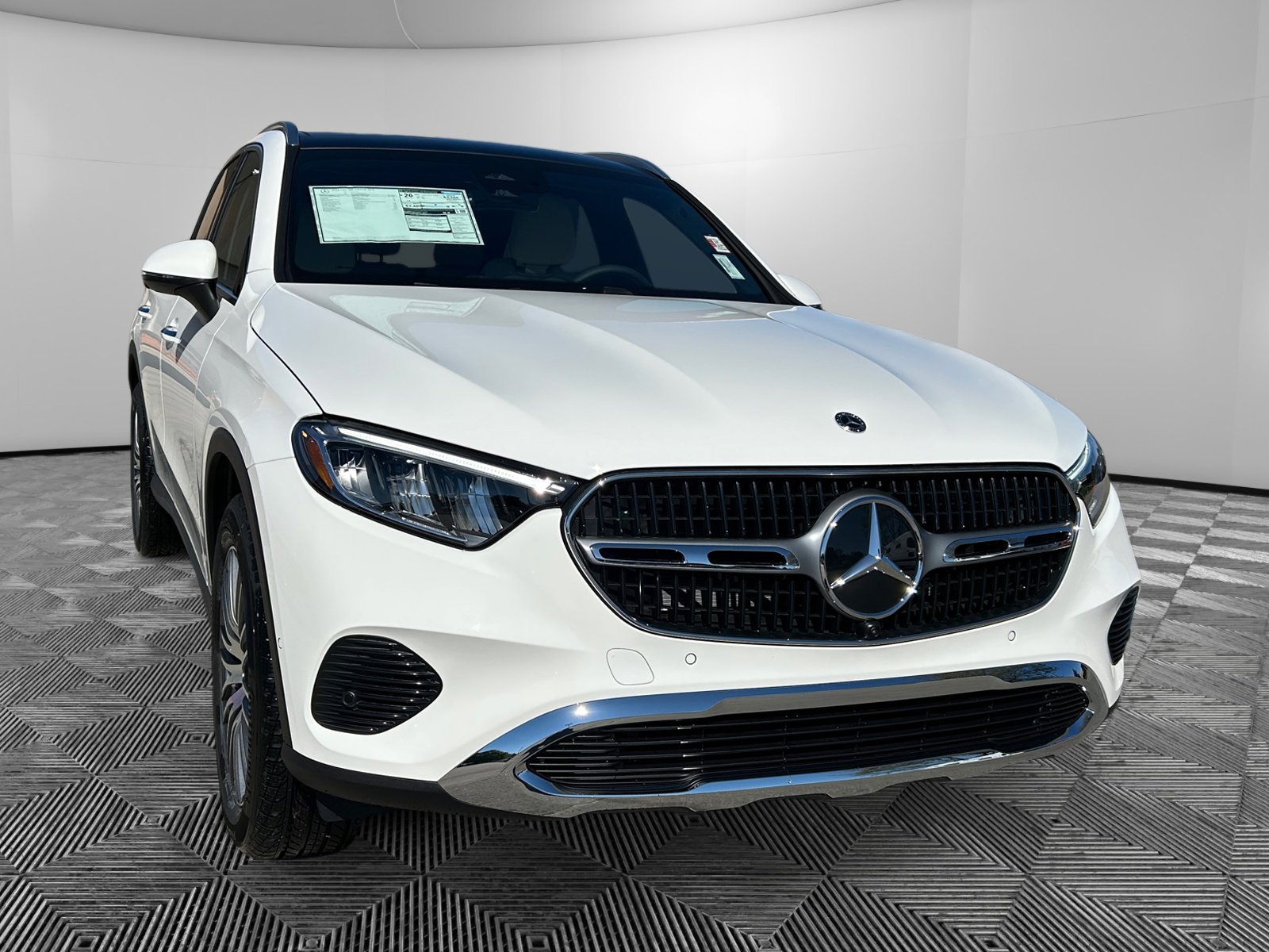 2026 Mercedes-Benz GLC Base's photo