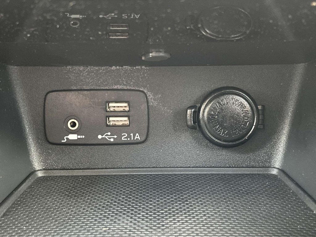 2024 Subaru Forester Touring photo 16