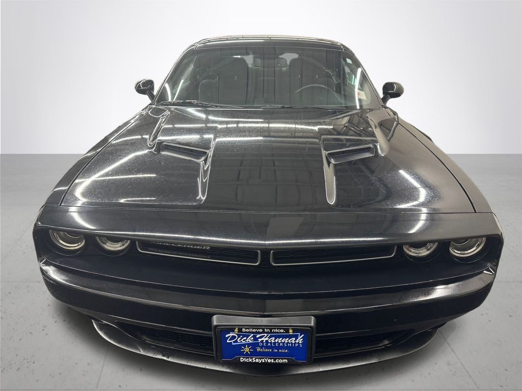 2023 Dodge Challenger SXT photo 8