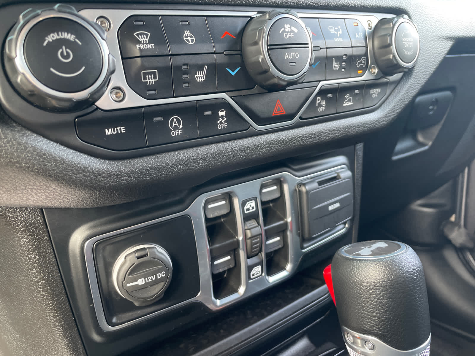 2024 Jeep Wrangler Sport S photo 24