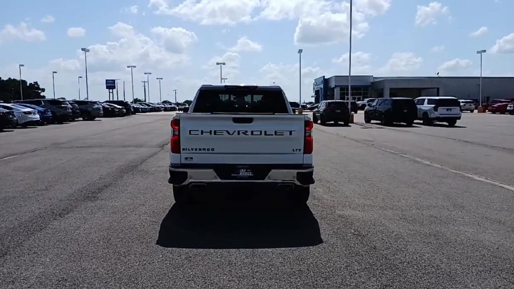 2025 Chevrolet Silverado 1500 LTZ photo 7