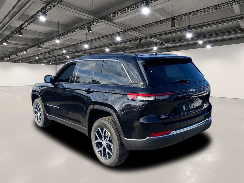 2025 Jeep Grand Cherokee Limited photo 3