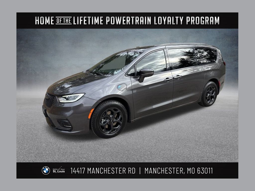 2021 Chrysler Pacifica Hybrid Limited's photo