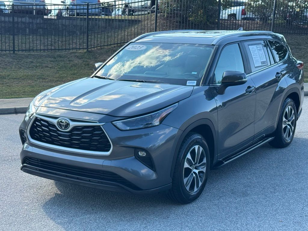 2023 Toyota Highlander XLE photo 7
