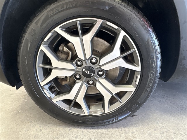 2023 Kia Seltos EX photo 13