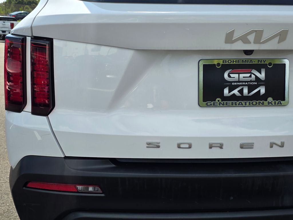 2022 Kia Sorento LX photo 22