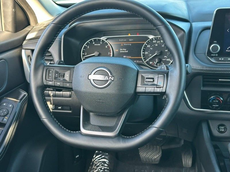 2025 Nissan Rogue SV photo 10