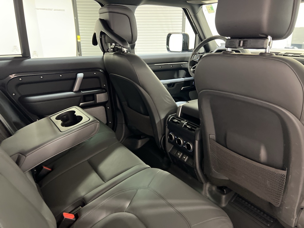 2024 Land Rover Defender 130 V8 photo 23