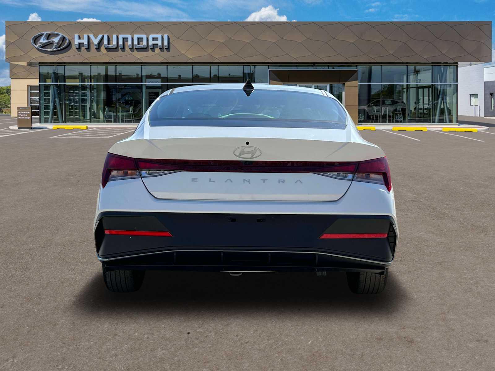 2025 Hyundai Elantra SE photo 2