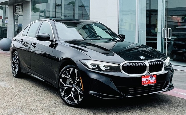 2025 BMW 3 Series 330i's photo