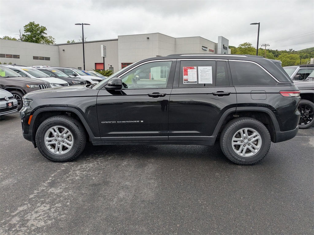 2022 Jeep Grand Cherokee Laredo photo 6