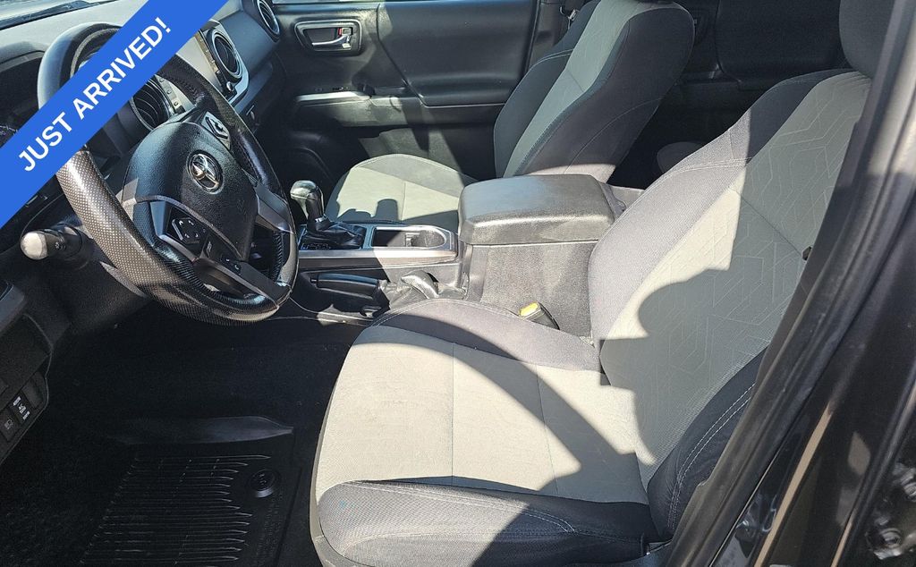 2022 Toyota Tacoma TRD Sport photo 4