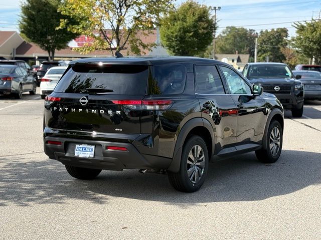 2025 Nissan Pathfinder S photo 3