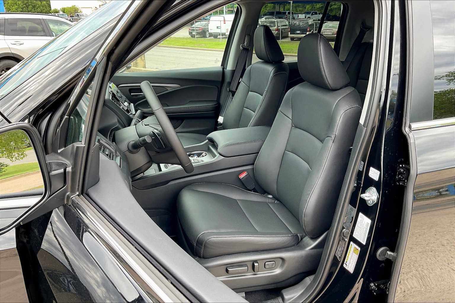 2025 Honda Ridgeline RTL photo 9
