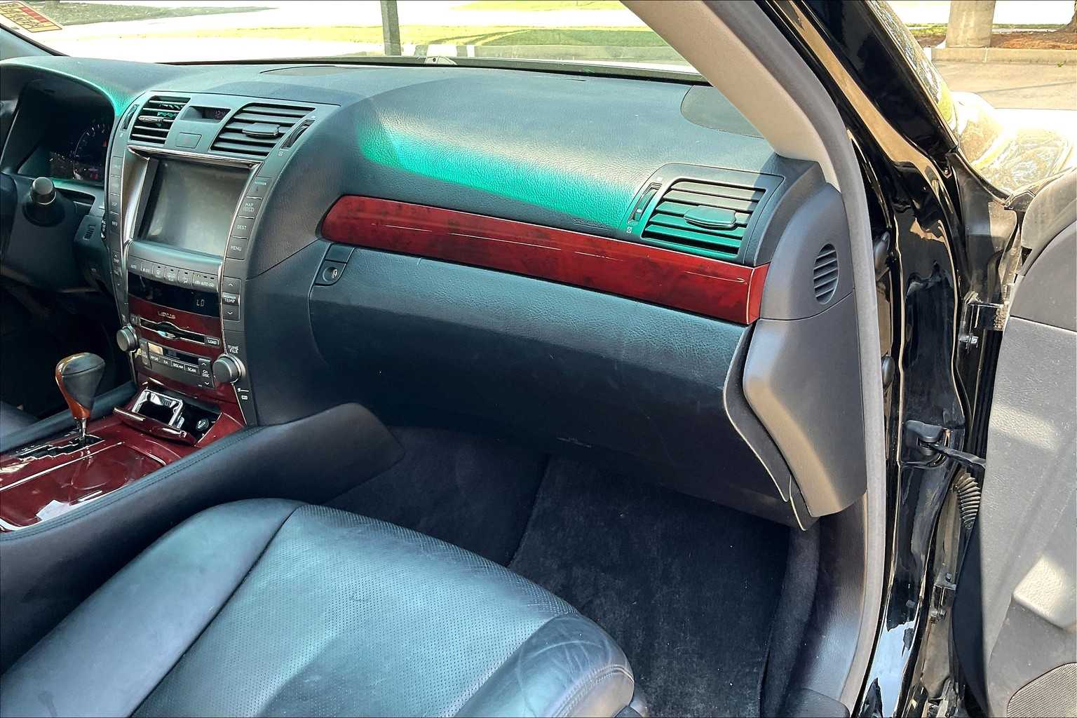 2009 Lexus LS 460 photo 17