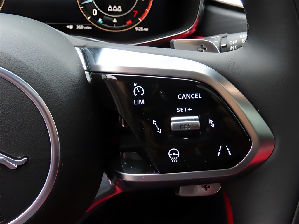 2025 Jaguar F-PACE P400 R-Dynamic S photo 36