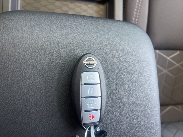 2025 Nissan Frontier Crew Cab SV photo 17