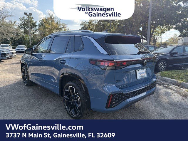 2026 Volkswagen Tiguan SEL R-Line photo 4