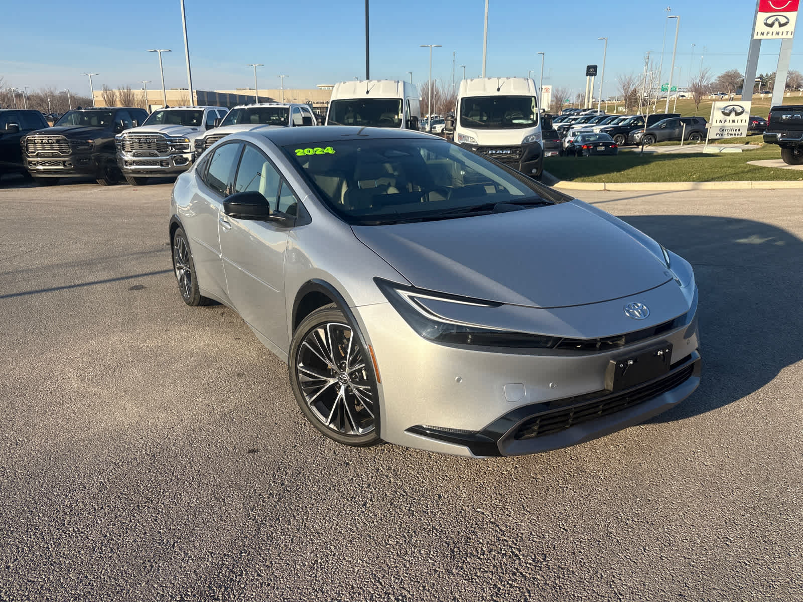 Used 2024 Toyota Prius XLE with VIN JTDACAAU1R3019476 for sale in Kansas City