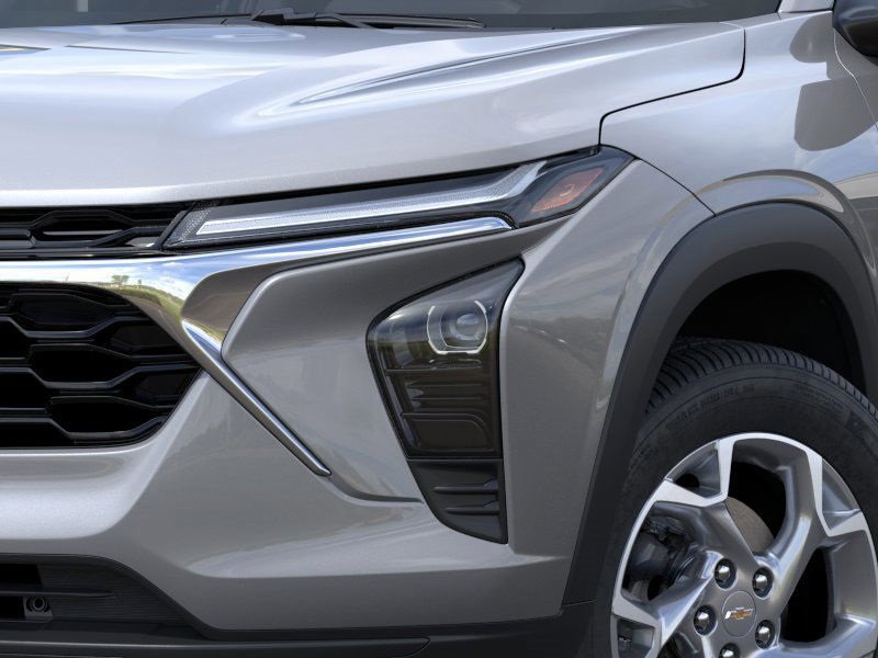 2025 Chevrolet Trax LS photo 9