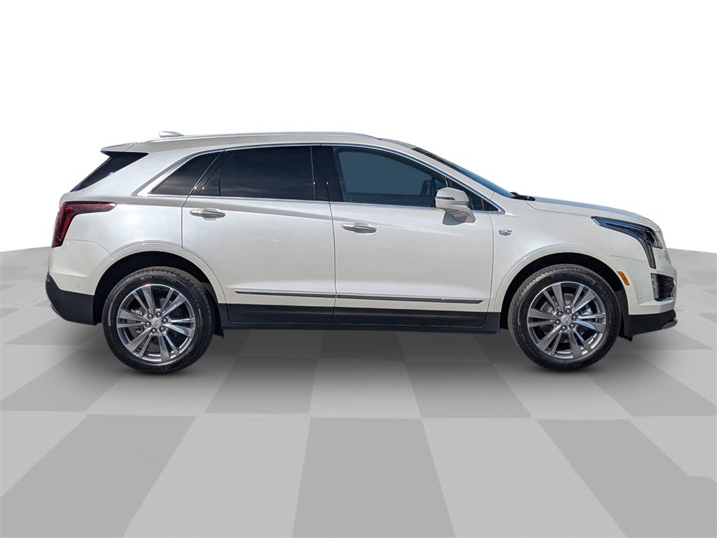 2025 Cadillac XT5 Premium Luxury photo 3