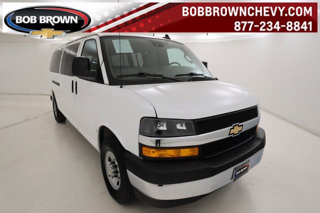 2024 Chevrolet Express Passenger LT's photo