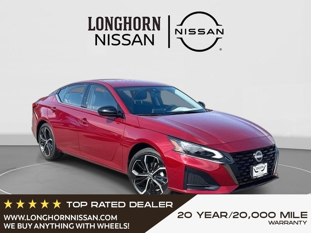 2025 Nissan Altima SR's photo