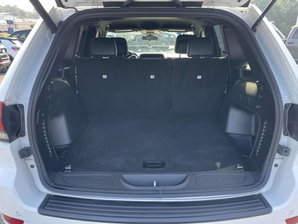 2021 Jeep Grand Cherokee Laredo X photo 33