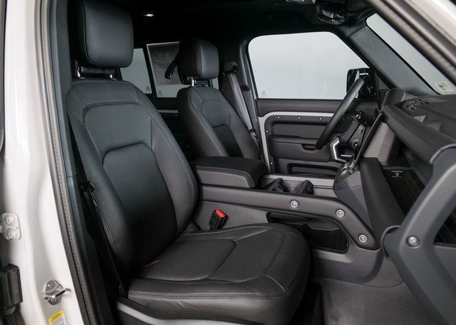 2026 Land Rover Defender 110 S photo 3