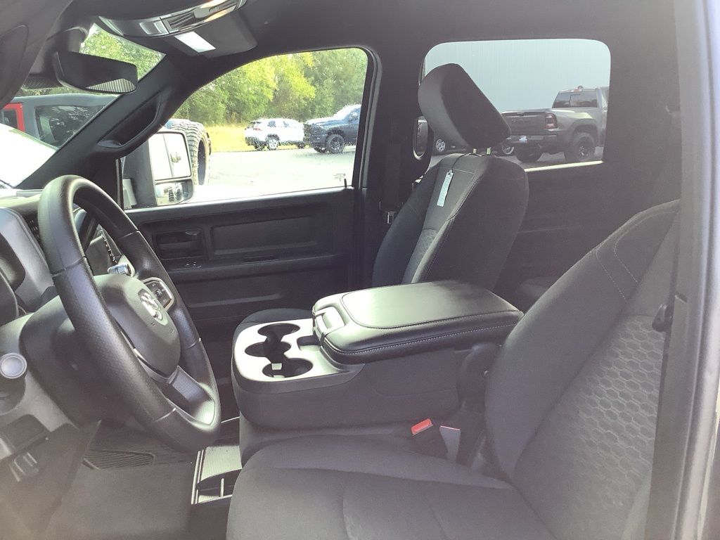 2025 Ram 2500 Tradesman photo 29