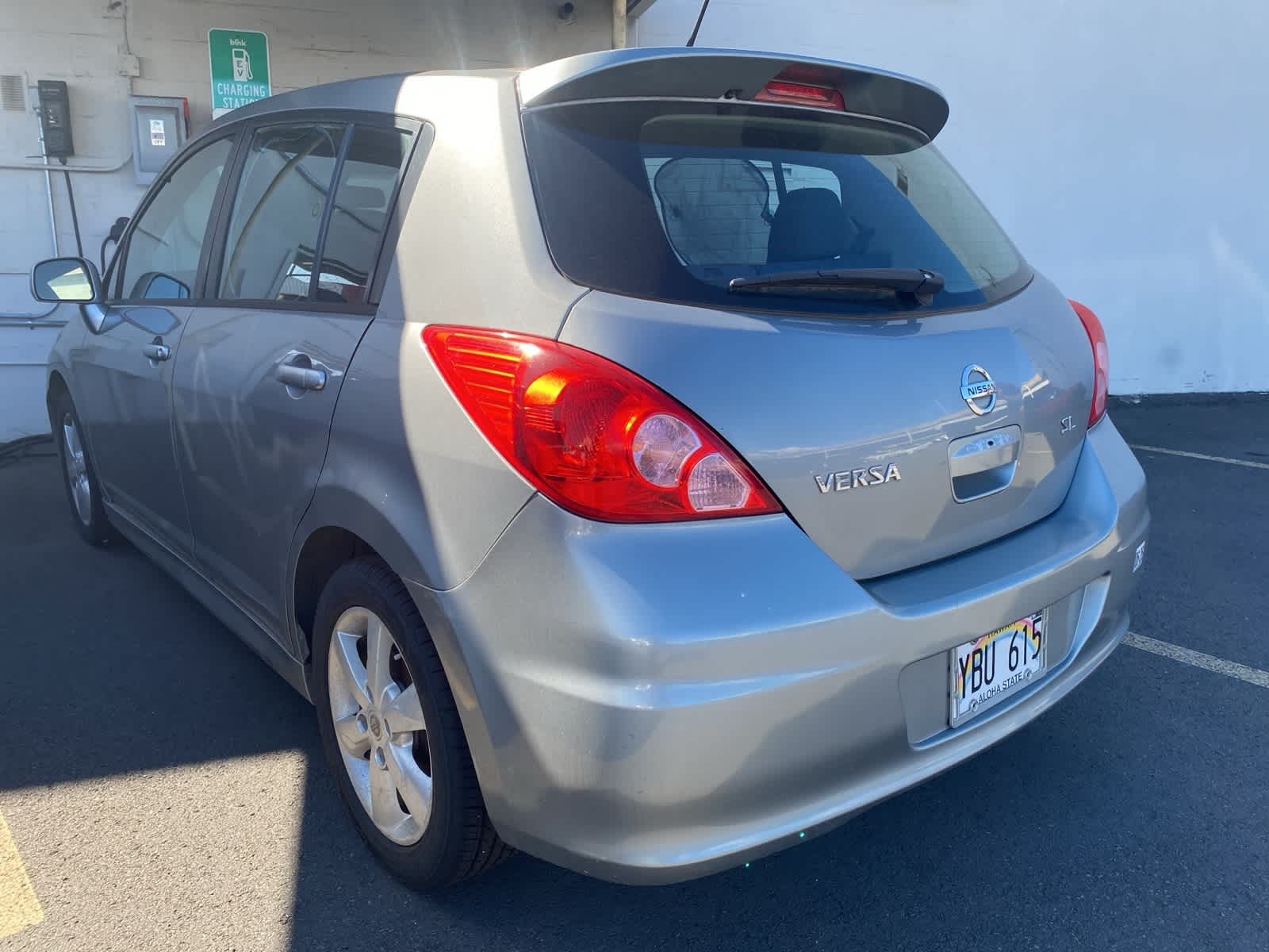 2012 Nissan Versa SL photo 4