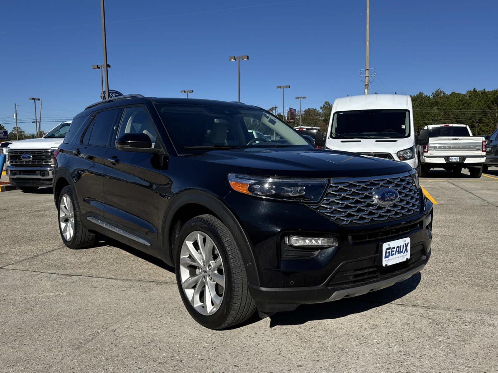 2024 Ford Explorer Platinum's photo