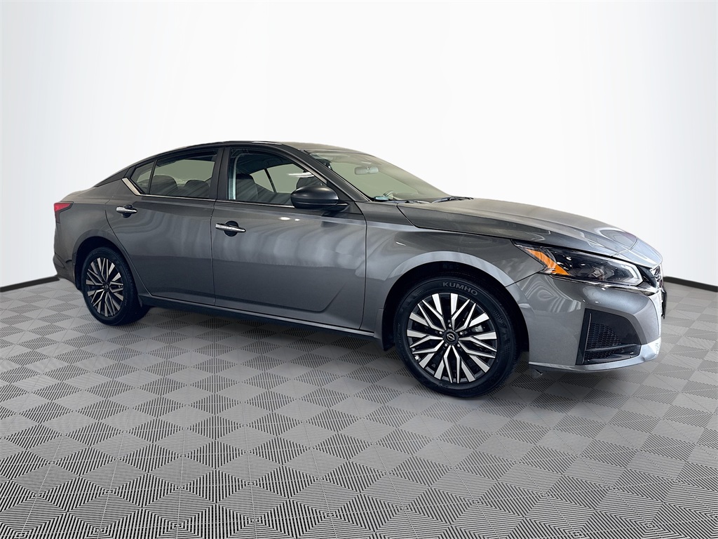 2024 Nissan Altima 2.5 SV photo 4