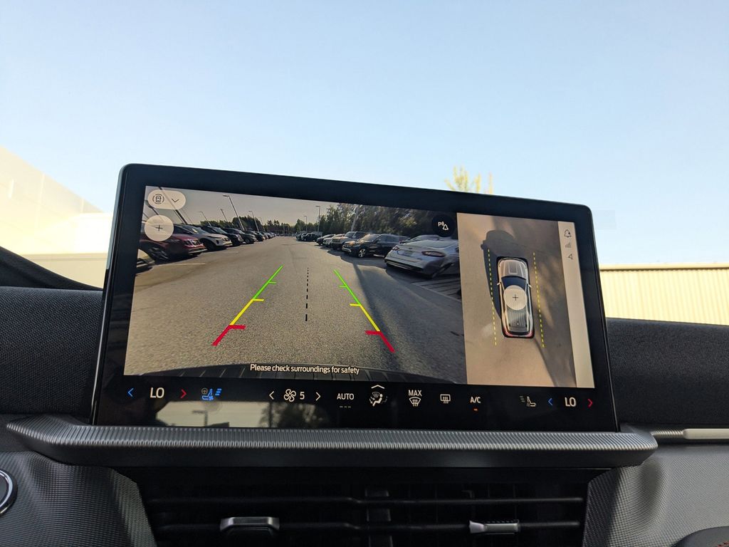 2025 Ford Explorer ST photo 23