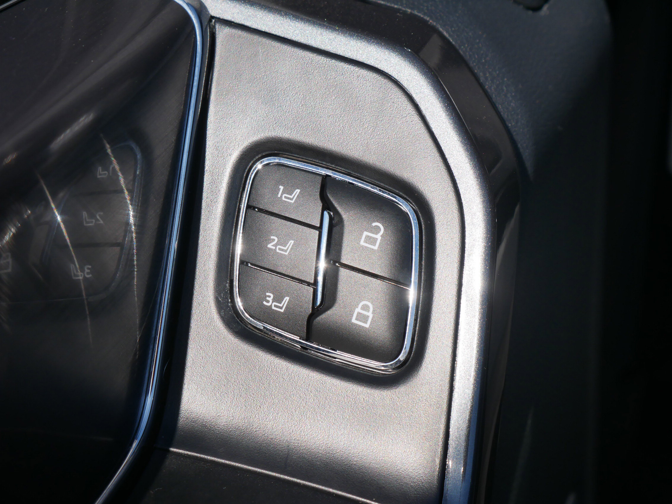 2023 Ford F-150 Lariat photo 37