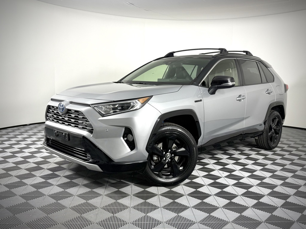 2021 Toyota RAV4 XSE's photo