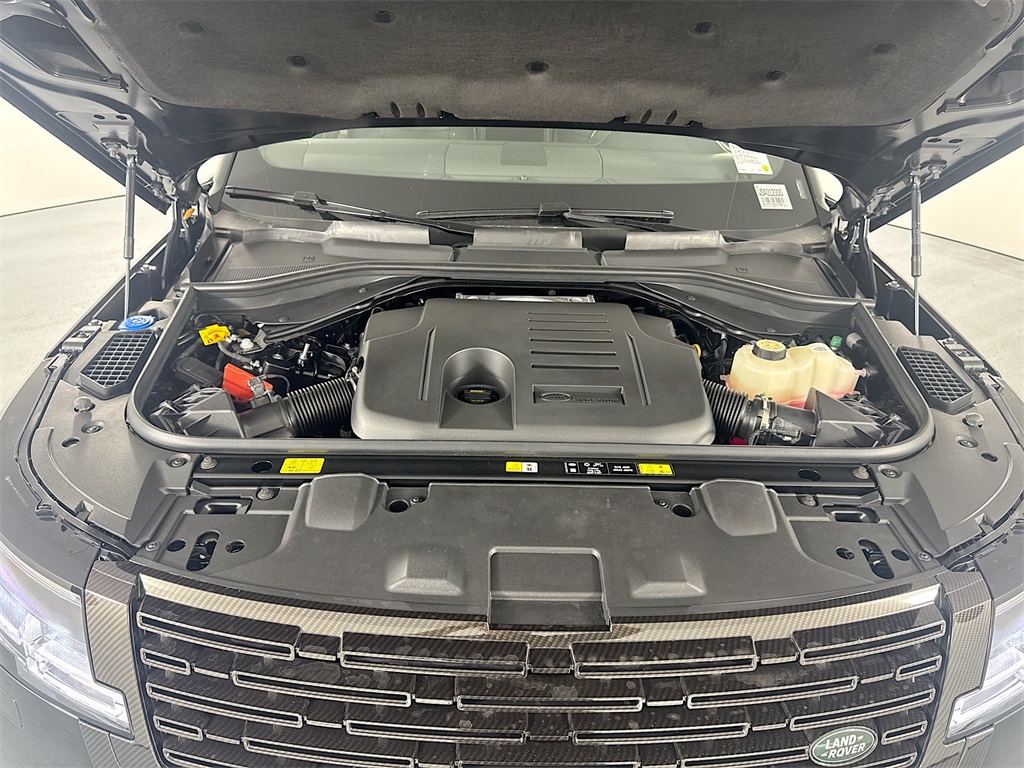 2025 Land Rover Range Rover SE photo 30