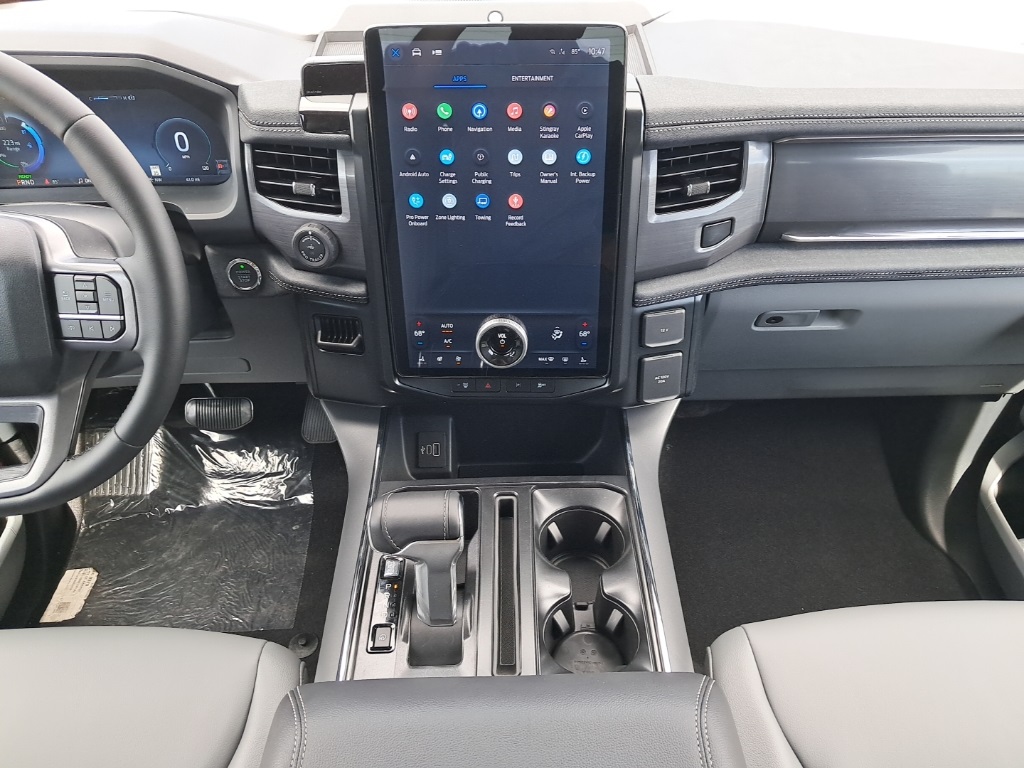 2025 Ford F-150 Lightning photo 15