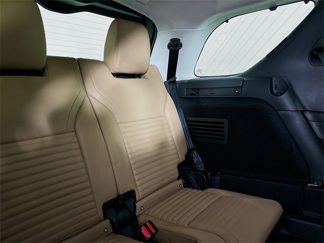 2025 Land Rover Discovery Metropolitan Edition photo 30