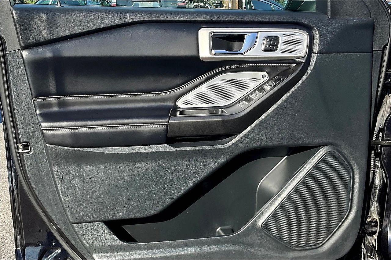 2020 Ford Explorer ST photo 15